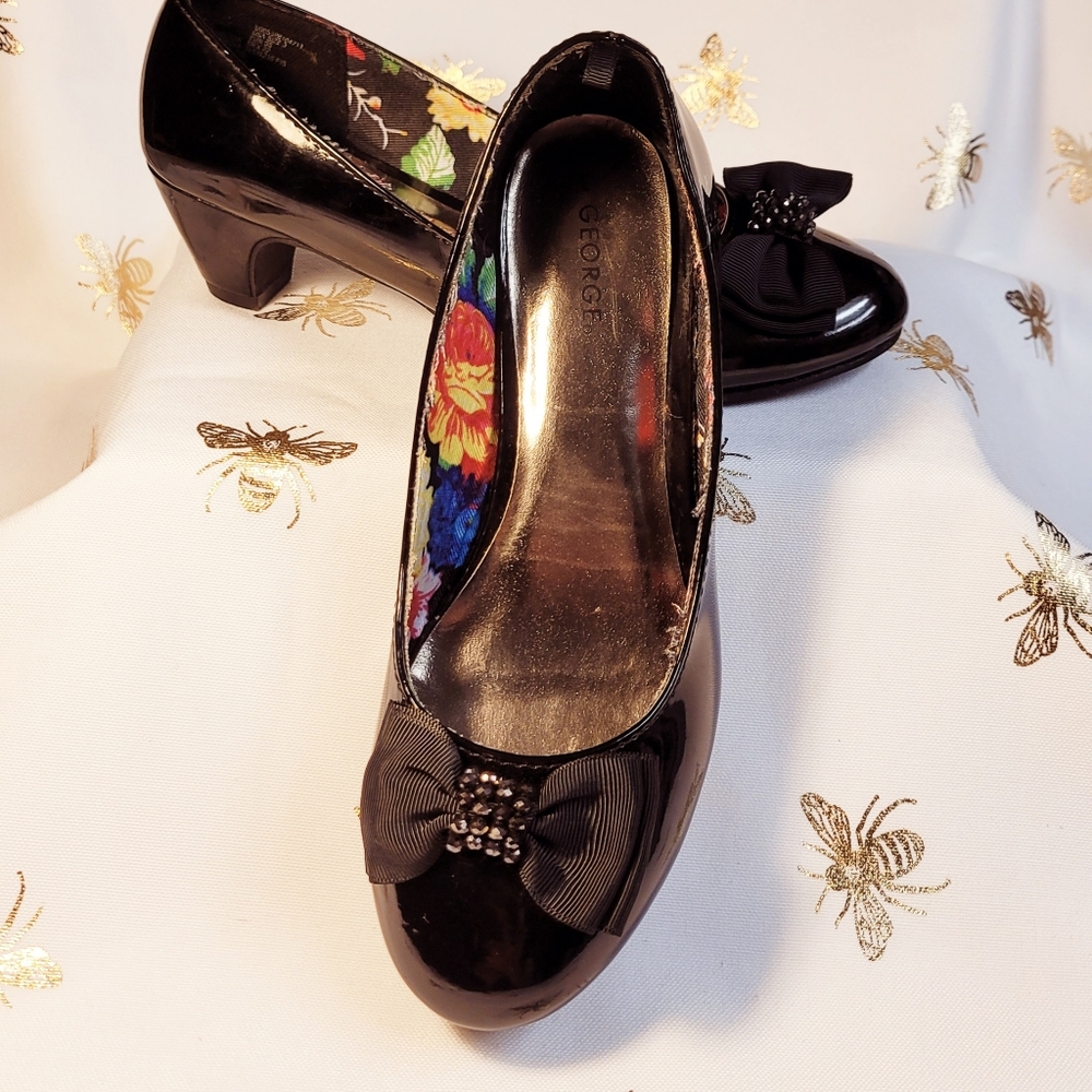 GIRLS PATENT LEATHER SHOES